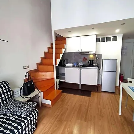 Ale & Tizy House 3* נאפולי